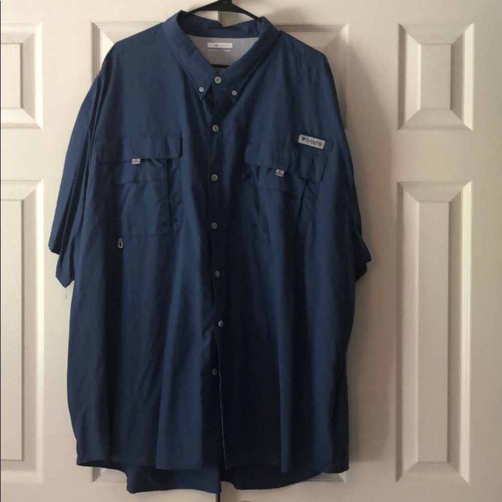 Men’s Columbia button down short sleeve shirt